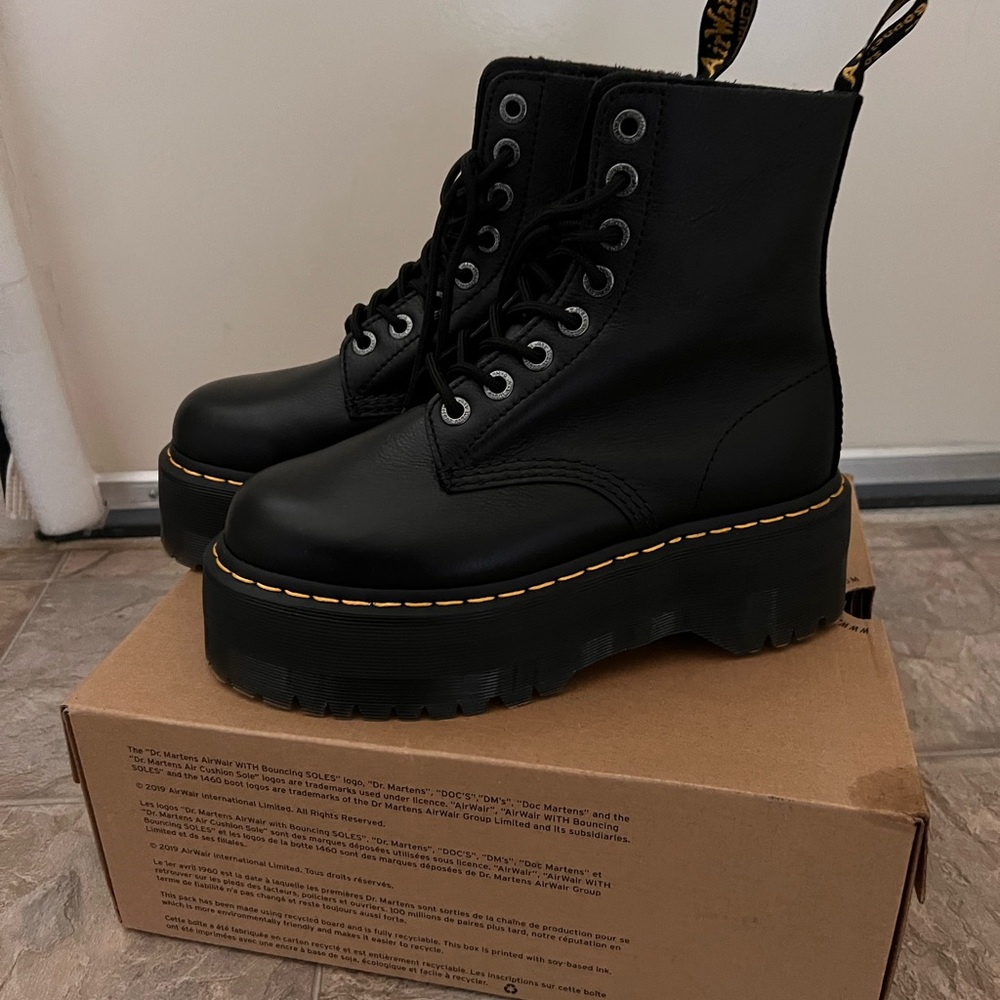 Dr Martens 1460 max leather platform boots women’s size 8 BRAND NEW - Picture 4 of 6